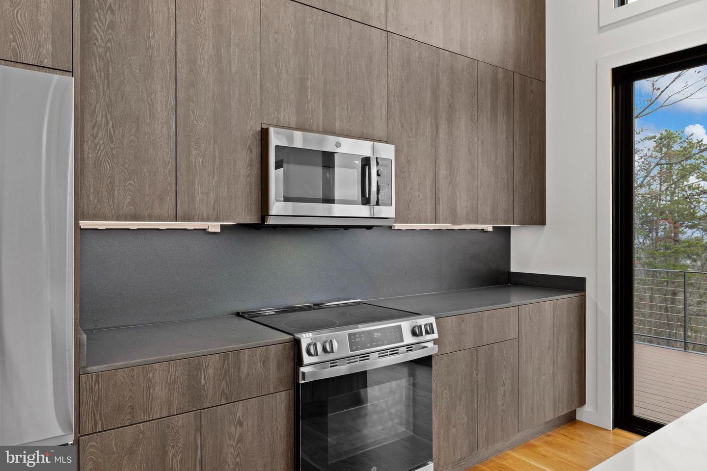 132 HOLLY HILL RD, LURAY, Virginia 22835, 2 Bedrooms Bedrooms, 4 Rooms Rooms,2 BathroomsBathrooms,Residential,For sale,132 HOLLY HILL RD,VAPA2005824 MLS # VAPA2005824