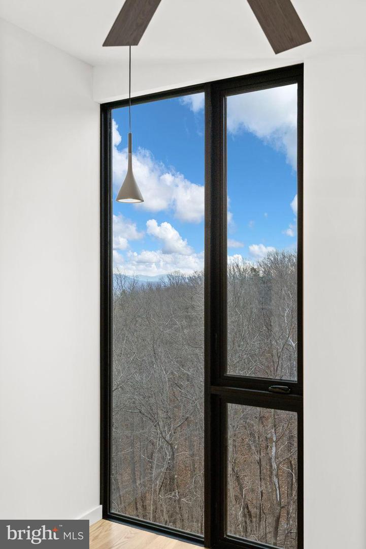 132 HOLLY HILL RD, LURAY, Virginia 22835, 2 Bedrooms Bedrooms, 4 Rooms Rooms,2 BathroomsBathrooms,Residential,For sale,132 HOLLY HILL RD,VAPA2005824 MLS # VAPA2005824