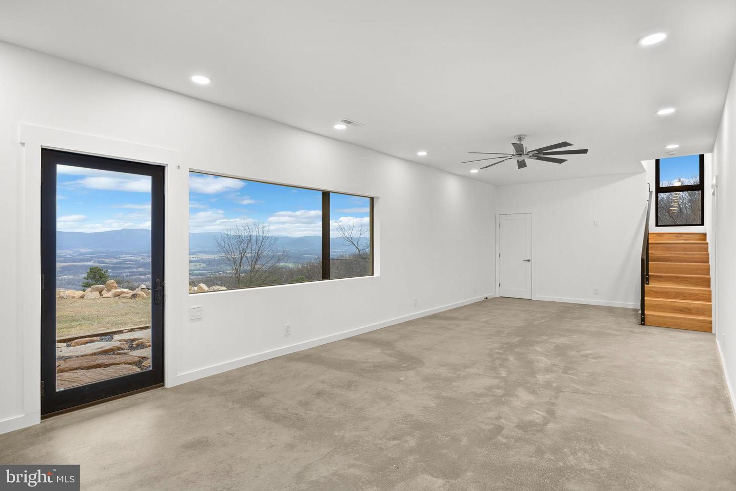 132 HOLLY HILL RD, LURAY, Virginia 22835, 2 Bedrooms Bedrooms, 4 Rooms Rooms,2 BathroomsBathrooms,Residential,For sale,132 HOLLY HILL RD,VAPA2005824 MLS # VAPA2005824