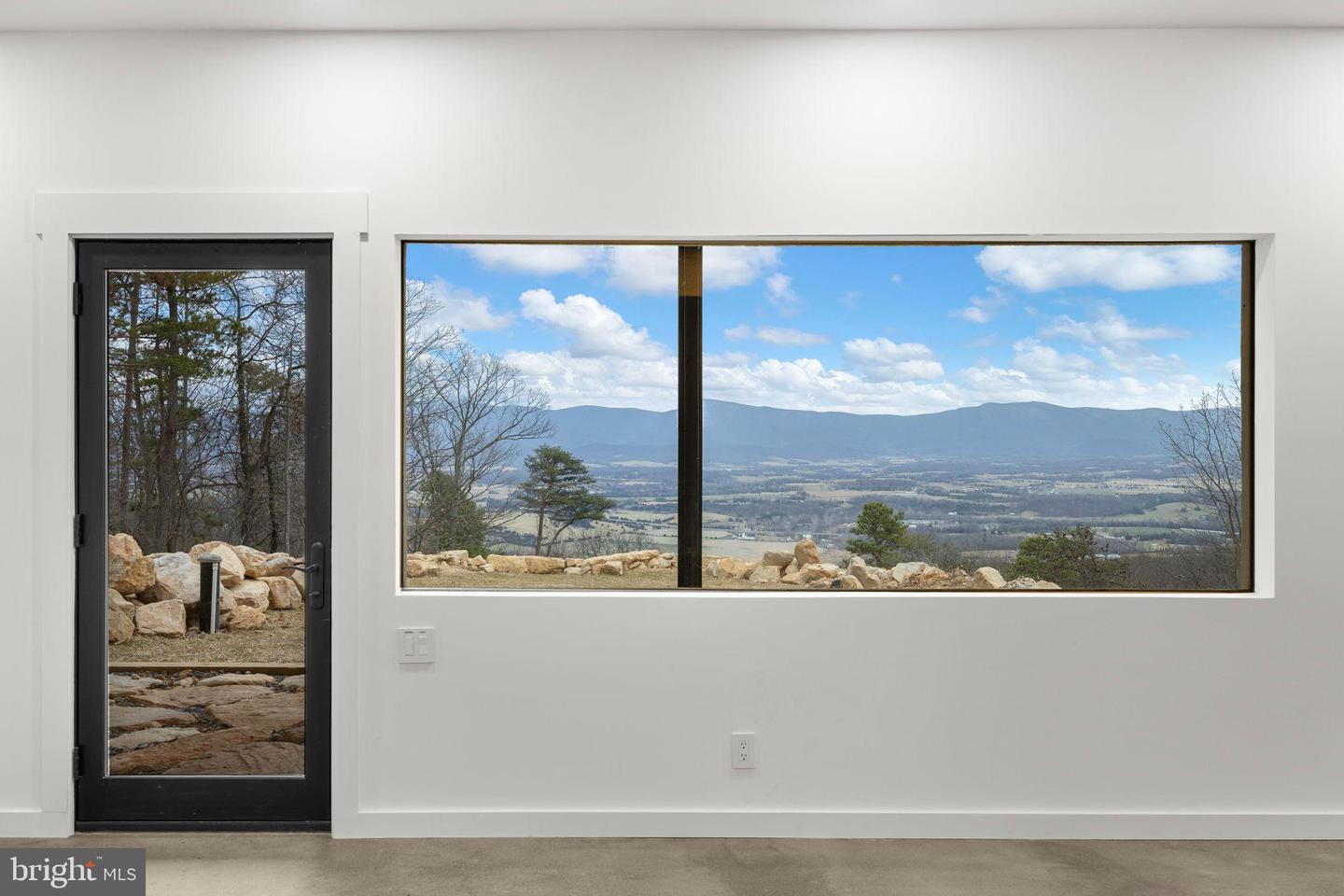 132 HOLLY HILL RD, LURAY, Virginia 22835, 2 Bedrooms Bedrooms, 4 Rooms Rooms,2 BathroomsBathrooms,Residential,For sale,132 HOLLY HILL RD,VAPA2005824 MLS # VAPA2005824