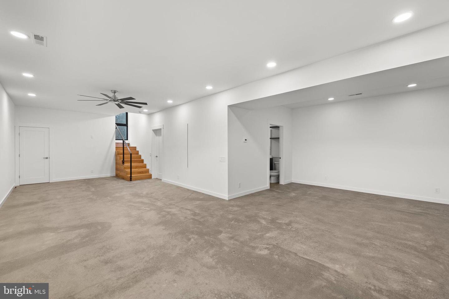 132 HOLLY HILL RD, LURAY, Virginia 22835, 2 Bedrooms Bedrooms, 4 Rooms Rooms,2 BathroomsBathrooms,Residential,For sale,132 HOLLY HILL RD,VAPA2005824 MLS # VAPA2005824