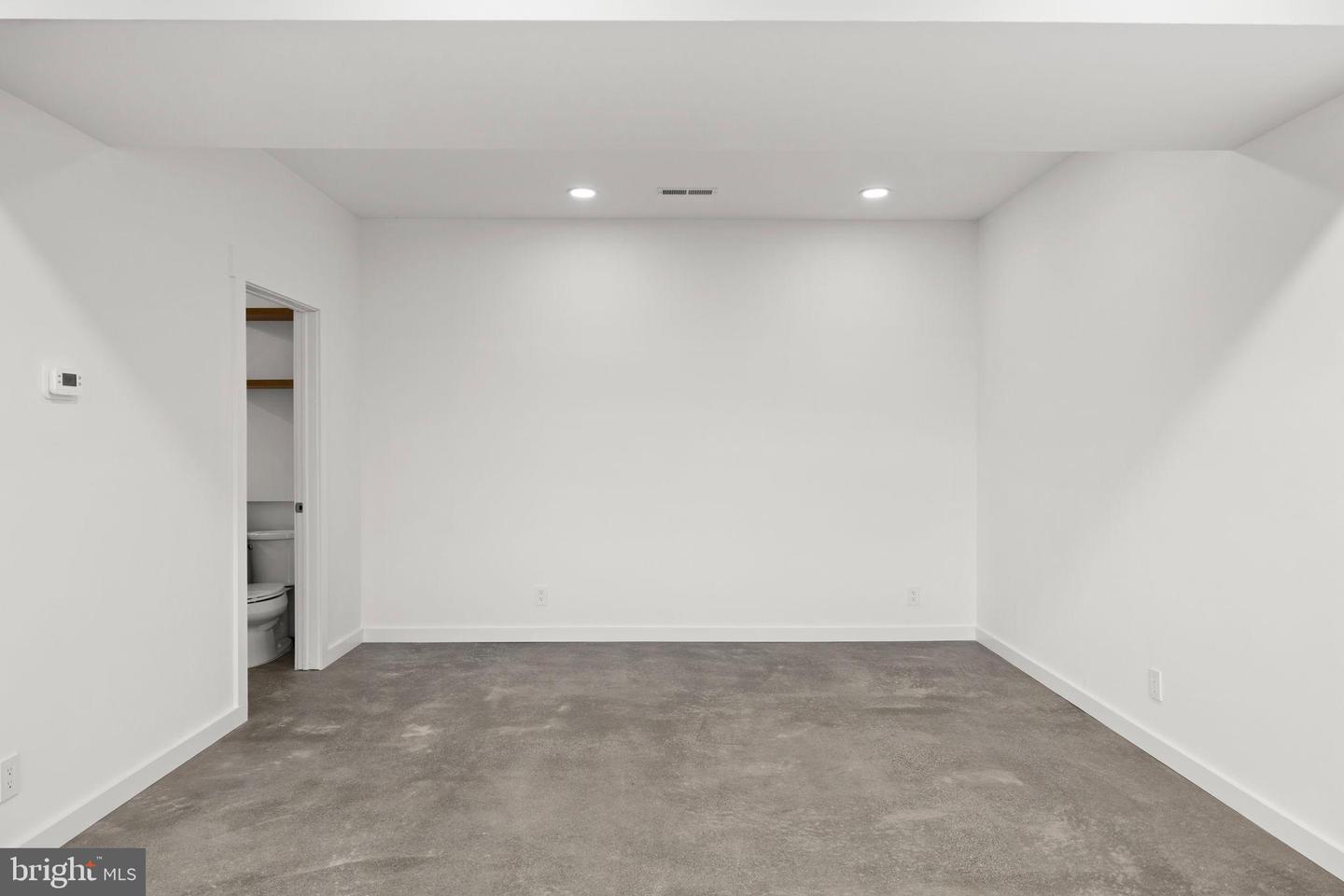 132 HOLLY HILL RD, LURAY, Virginia 22835, 2 Bedrooms Bedrooms, 4 Rooms Rooms,2 BathroomsBathrooms,Residential,For sale,132 HOLLY HILL RD,VAPA2005824 MLS # VAPA2005824