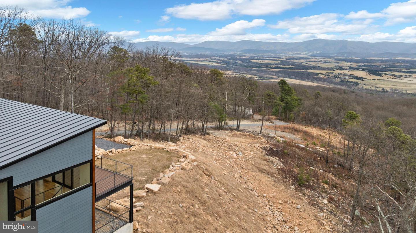 132 HOLLY HILL RD, LURAY, Virginia 22835, 2 Bedrooms Bedrooms, 4 Rooms Rooms,2 BathroomsBathrooms,Residential,For sale,132 HOLLY HILL RD,VAPA2005824 MLS # VAPA2005824