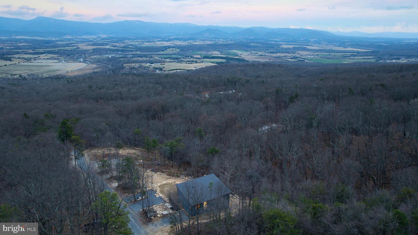 132 HOLLY HILL RD, LURAY, Virginia 22835, 2 Bedrooms Bedrooms, 4 Rooms Rooms,2 BathroomsBathrooms,Residential,For sale,132 HOLLY HILL RD,VAPA2005824 MLS # VAPA2005824