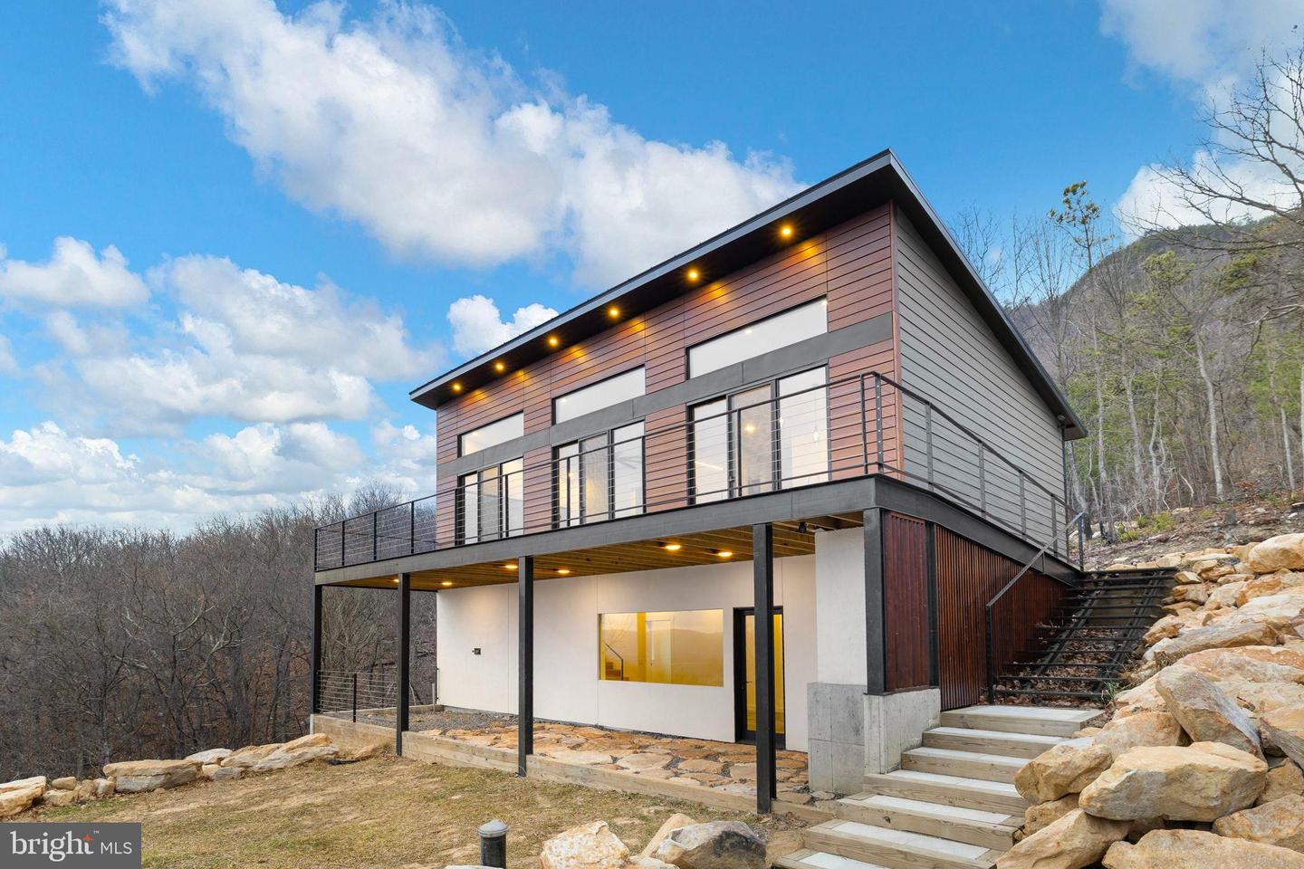 132 HOLLY HILL RD, LURAY, Virginia 22835, 2 Bedrooms Bedrooms, 4 Rooms Rooms,2 BathroomsBathrooms,Residential,For sale,132 HOLLY HILL RD,VAPA2005824 MLS # VAPA2005824