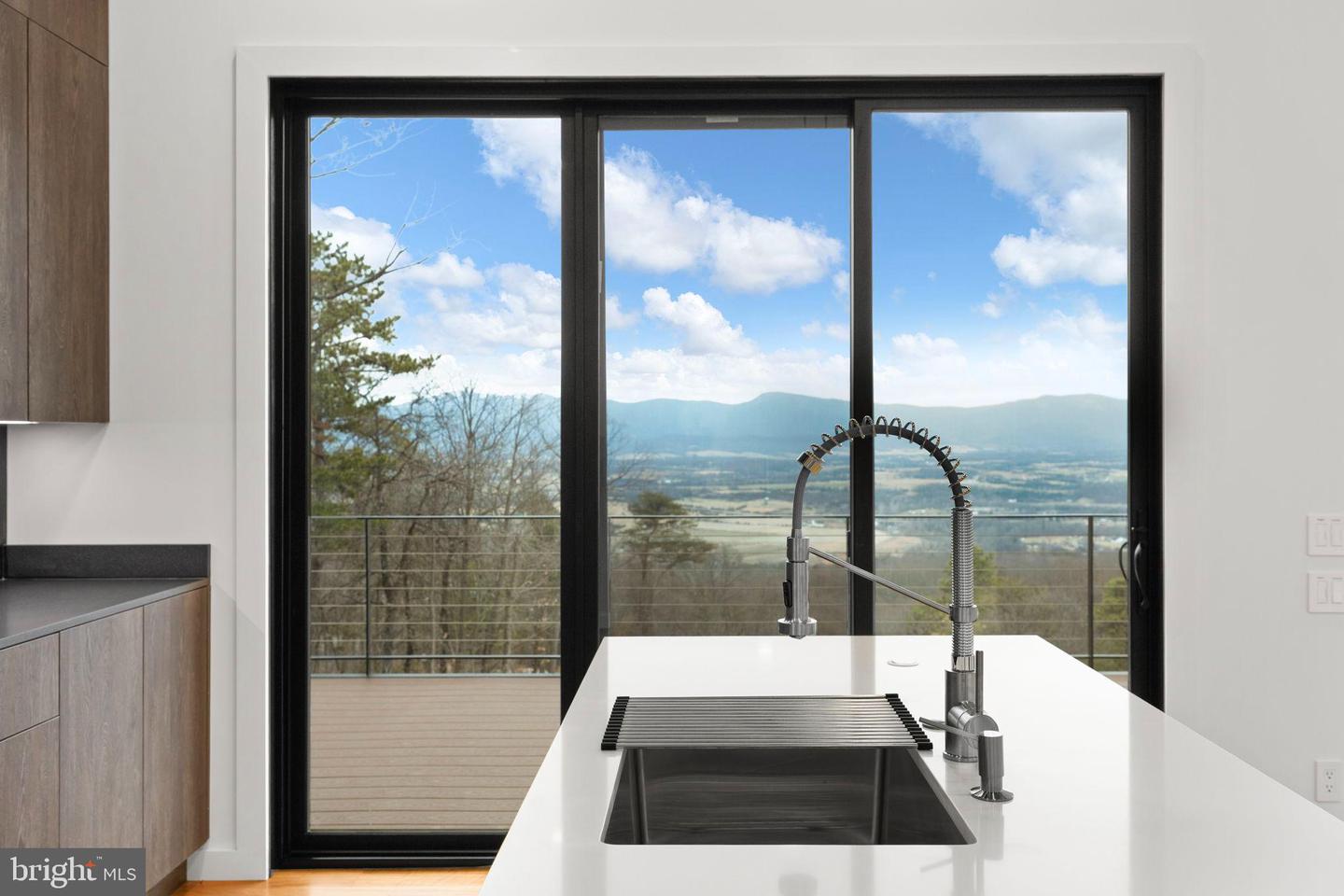 132 HOLLY HILL RD, LURAY, Virginia 22835, 2 Bedrooms Bedrooms, 4 Rooms Rooms,2 BathroomsBathrooms,Residential,For sale,132 HOLLY HILL RD,VAPA2005824 MLS # VAPA2005824