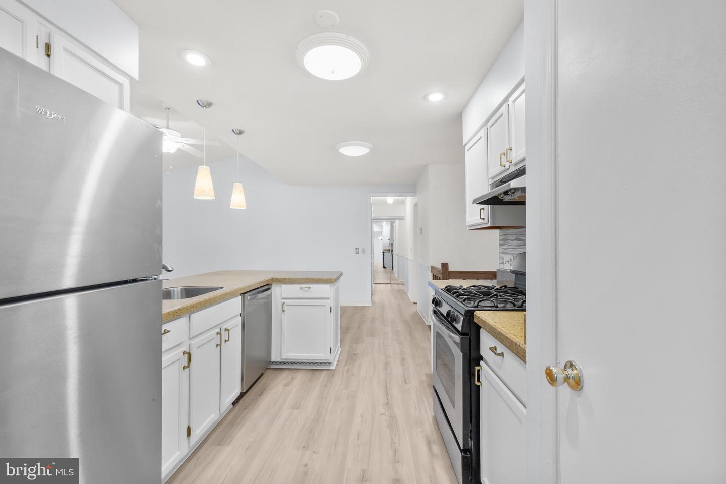 5515 BUGGY WHIP DR, CENTREVILLE, Virginia 20120, 5 Bedrooms Bedrooms, ,3 BathroomsBathrooms,Residential,For sale,5515 BUGGY WHIP DR,VAFX2284290 MLS # VAFX2284290