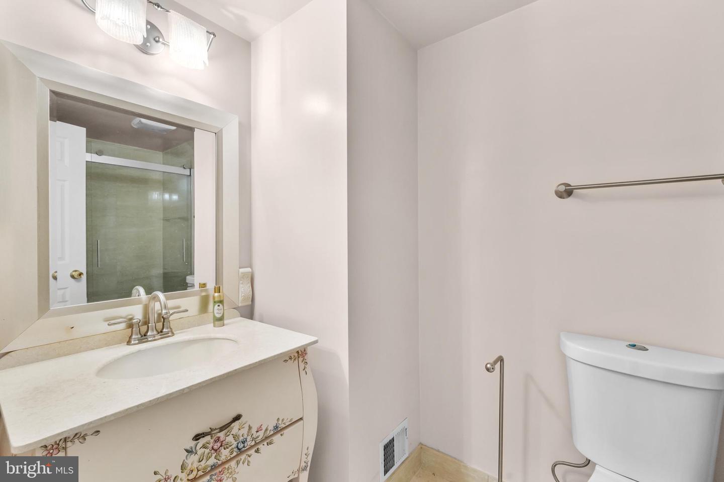 5515 BUGGY WHIP DR, CENTREVILLE, Virginia 20120, 5 Bedrooms Bedrooms, ,3 BathroomsBathrooms,Residential,For sale,5515 BUGGY WHIP DR,VAFX2284290 MLS # VAFX2284290