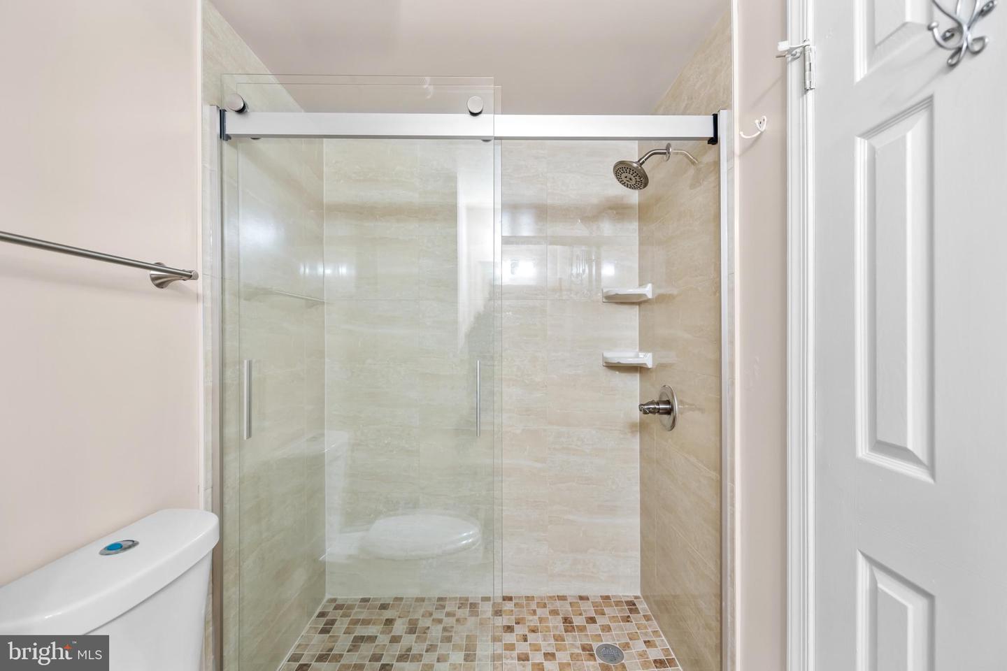 5515 BUGGY WHIP DR, CENTREVILLE, Virginia 20120, 5 Bedrooms Bedrooms, ,3 BathroomsBathrooms,Residential,For sale,5515 BUGGY WHIP DR,VAFX2284290 MLS # VAFX2284290