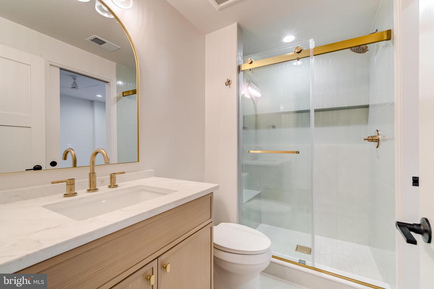 913 SYMPHONY CIR SW, VIENNA, Virginia 22180, 7 Bedrooms Bedrooms, ,7 BathroomsBathrooms,Residential,For sale,913 SYMPHONY CIR SW,VAFX2284300 MLS # VAFX2284300