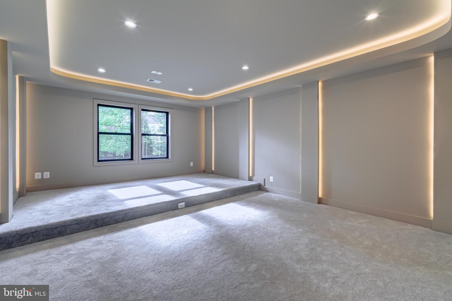 913 SYMPHONY CIR SW, VIENNA, Virginia 22180, 7 Bedrooms Bedrooms, ,7 BathroomsBathrooms,Residential,For sale,913 SYMPHONY CIR SW,VAFX2284300 MLS # VAFX2284300