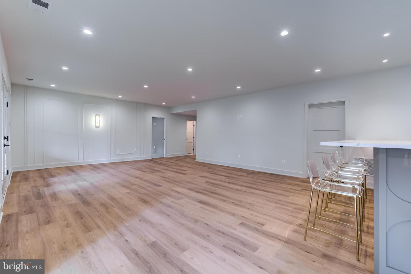 913 SYMPHONY CIR SW, VIENNA, Virginia 22180, 7 Bedrooms Bedrooms, ,7 BathroomsBathrooms,Residential,For sale,913 SYMPHONY CIR SW,VAFX2284300 MLS # VAFX2284300