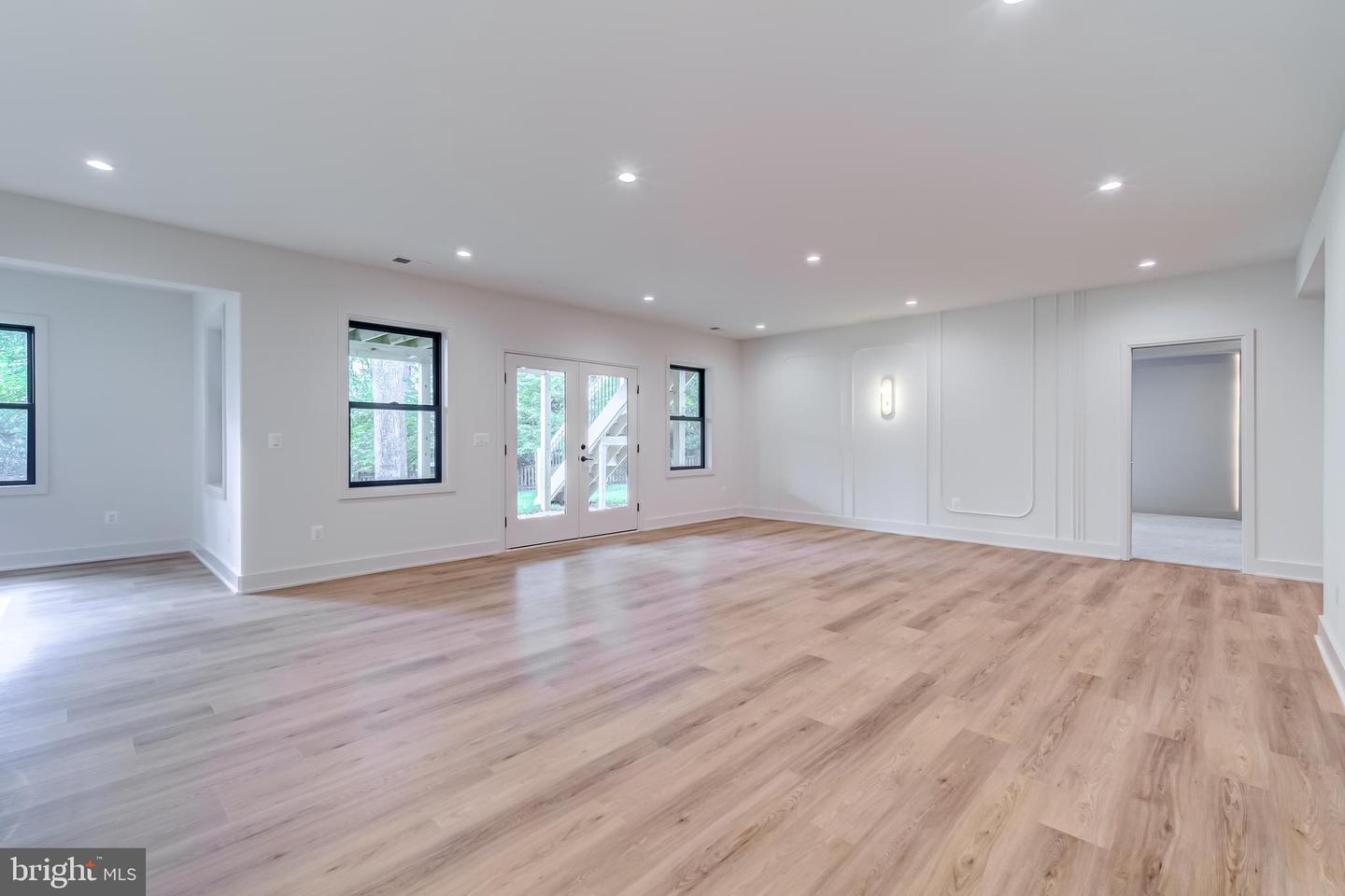 913 SYMPHONY CIR SW, VIENNA, Virginia 22180, 7 Bedrooms Bedrooms, ,7 BathroomsBathrooms,Residential,For sale,913 SYMPHONY CIR SW,VAFX2284300 MLS # VAFX2284300