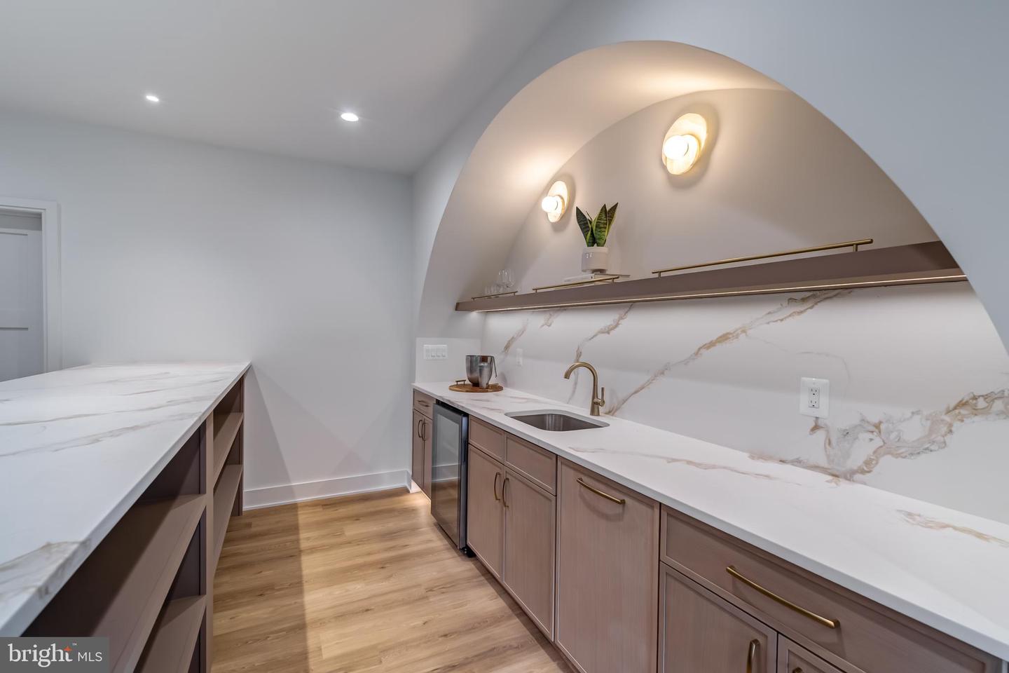 913 SYMPHONY CIR SW, VIENNA, Virginia 22180, 7 Bedrooms Bedrooms, ,7 BathroomsBathrooms,Residential,For sale,913 SYMPHONY CIR SW,VAFX2284300 MLS # VAFX2284300