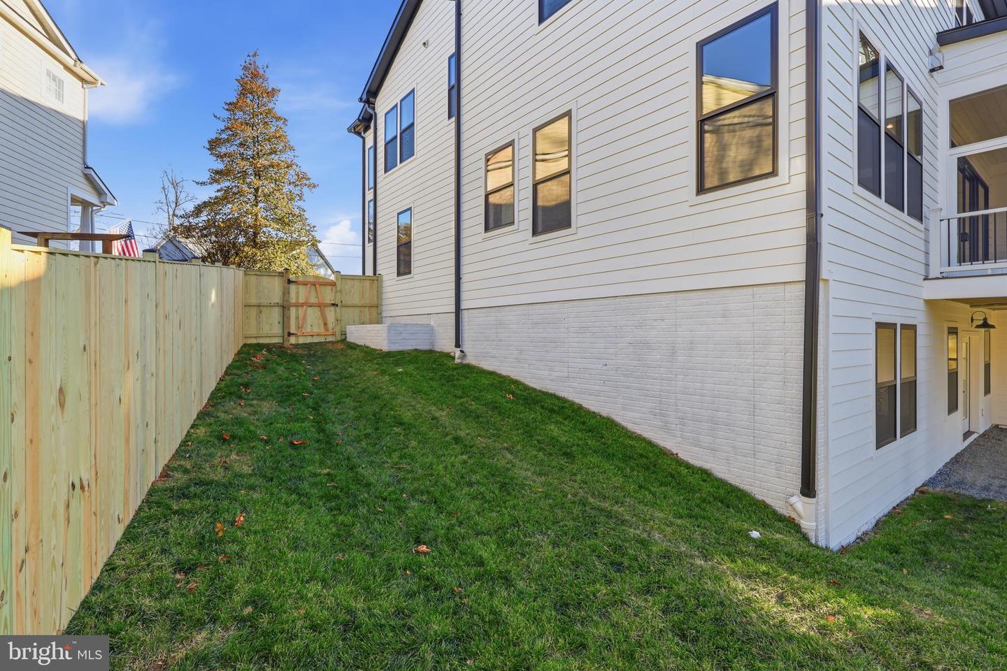 913 SYMPHONY CIR SW, VIENNA, Virginia 22180, 7 Bedrooms Bedrooms, ,7 BathroomsBathrooms,Residential,For sale,913 SYMPHONY CIR SW,VAFX2284300 MLS # VAFX2284300