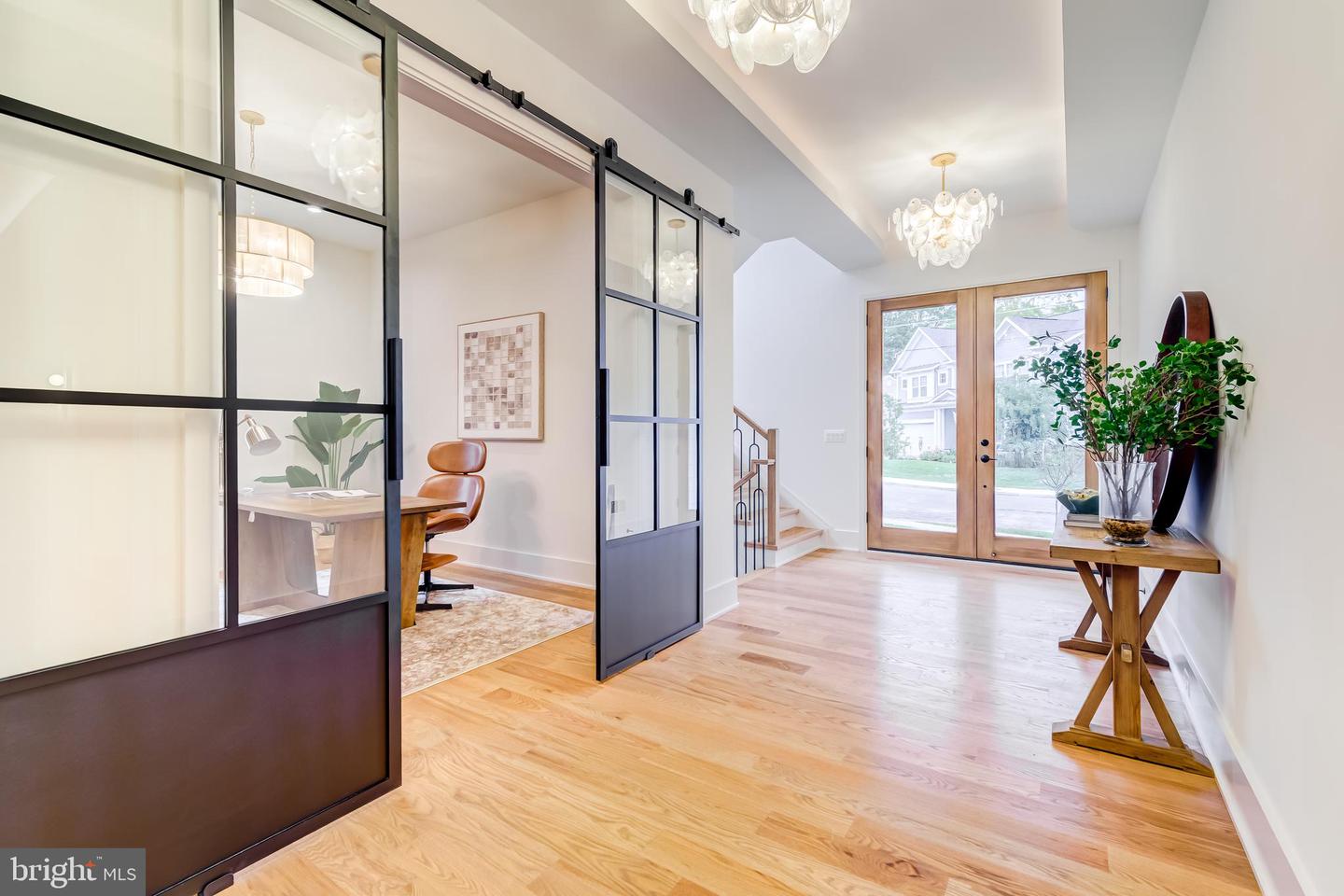 913 SYMPHONY CIR SW, VIENNA, Virginia 22180, 7 Bedrooms Bedrooms, ,7 BathroomsBathrooms,Residential,For sale,913 SYMPHONY CIR SW,VAFX2284300 MLS # VAFX2284300