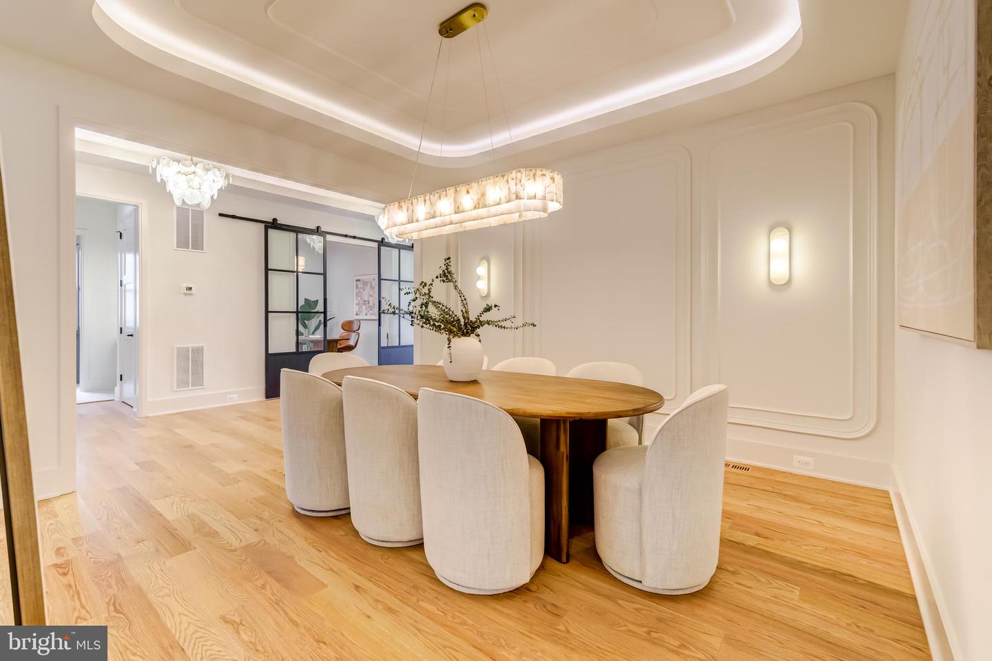 913 SYMPHONY CIR SW, VIENNA, Virginia 22180, 7 Bedrooms Bedrooms, ,7 BathroomsBathrooms,Residential,For sale,913 SYMPHONY CIR SW,VAFX2284300 MLS # VAFX2284300