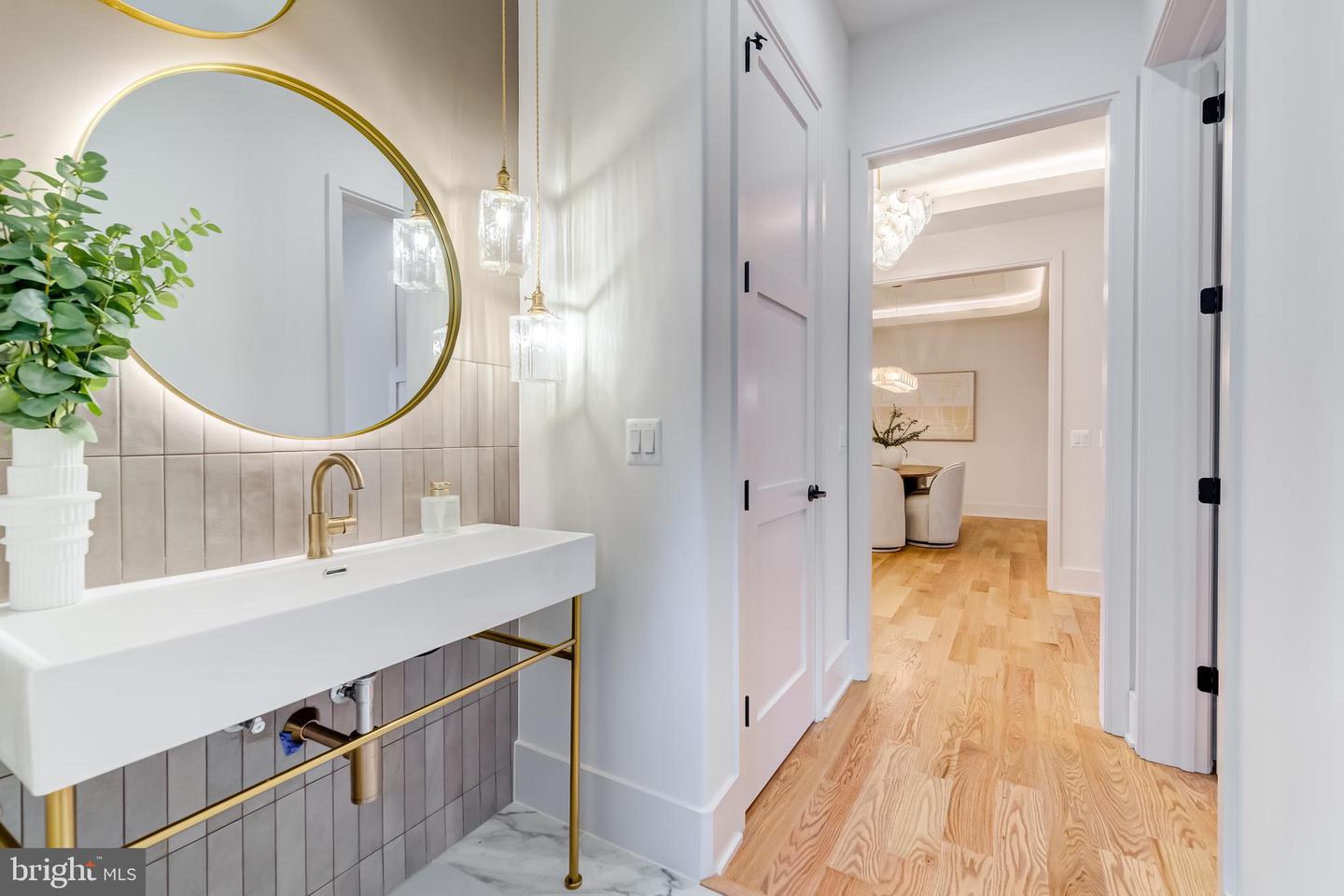 913 SYMPHONY CIR SW, VIENNA, Virginia 22180, 7 Bedrooms Bedrooms, ,7 BathroomsBathrooms,Residential,For sale,913 SYMPHONY CIR SW,VAFX2284300 MLS # VAFX2284300