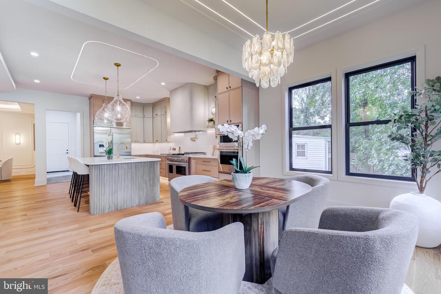 913 SYMPHONY CIR SW, VIENNA, Virginia 22180, 7 Bedrooms Bedrooms, ,7 BathroomsBathrooms,Residential,For sale,913 SYMPHONY CIR SW,VAFX2284300 MLS # VAFX2284300