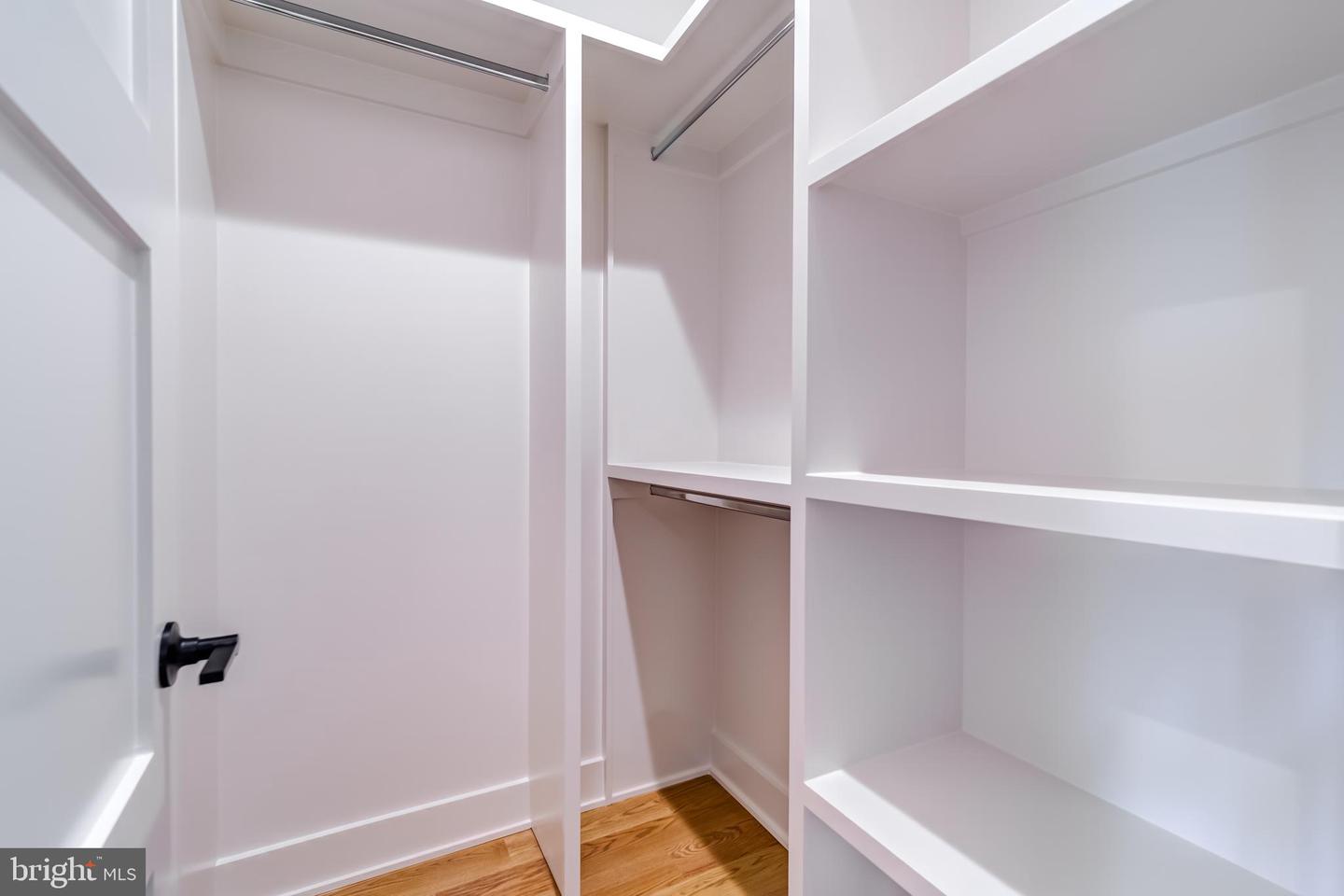 913 SYMPHONY CIR SW, VIENNA, Virginia 22180, 7 Bedrooms Bedrooms, ,7 BathroomsBathrooms,Residential,For sale,913 SYMPHONY CIR SW,VAFX2284300 MLS # VAFX2284300