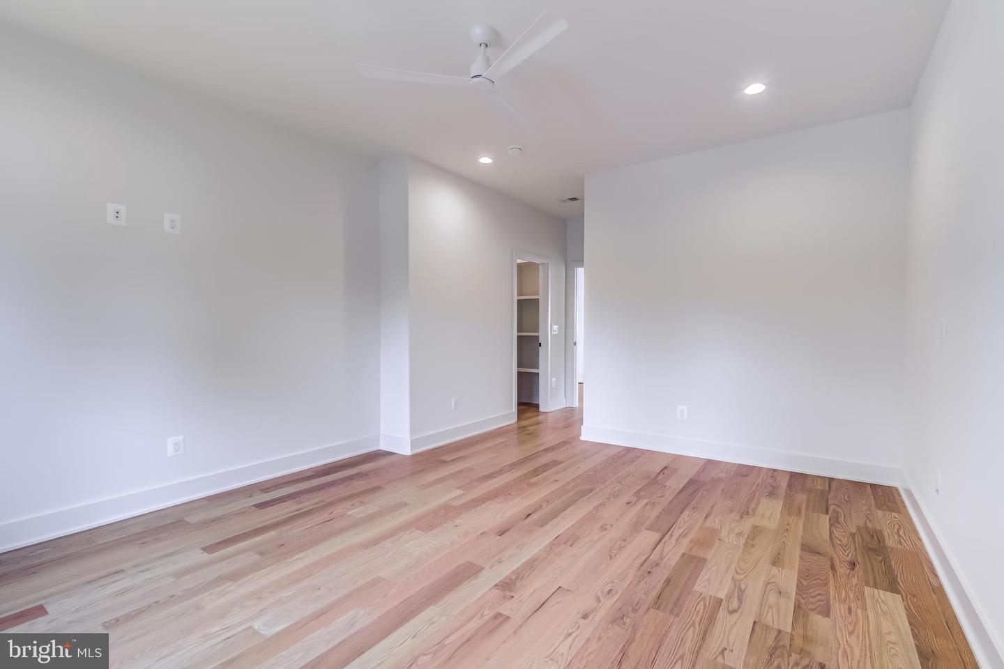 913 SYMPHONY CIR SW, VIENNA, Virginia 22180, 7 Bedrooms Bedrooms, ,7 BathroomsBathrooms,Residential,For sale,913 SYMPHONY CIR SW,VAFX2284300 MLS # VAFX2284300