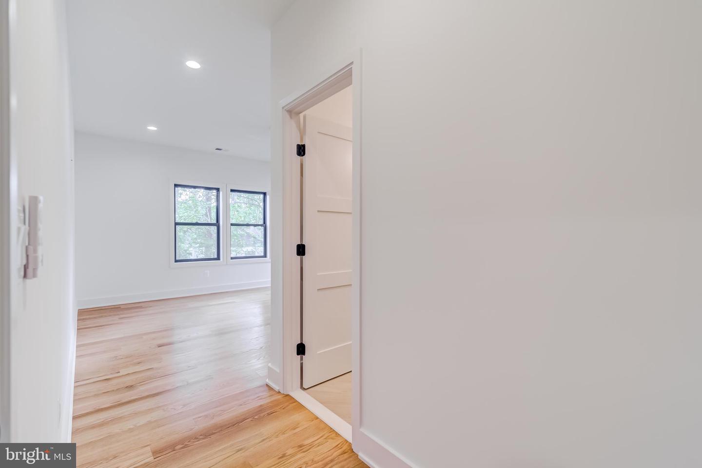 913 SYMPHONY CIR SW, VIENNA, Virginia 22180, 7 Bedrooms Bedrooms, ,7 BathroomsBathrooms,Residential,For sale,913 SYMPHONY CIR SW,VAFX2284300 MLS # VAFX2284300