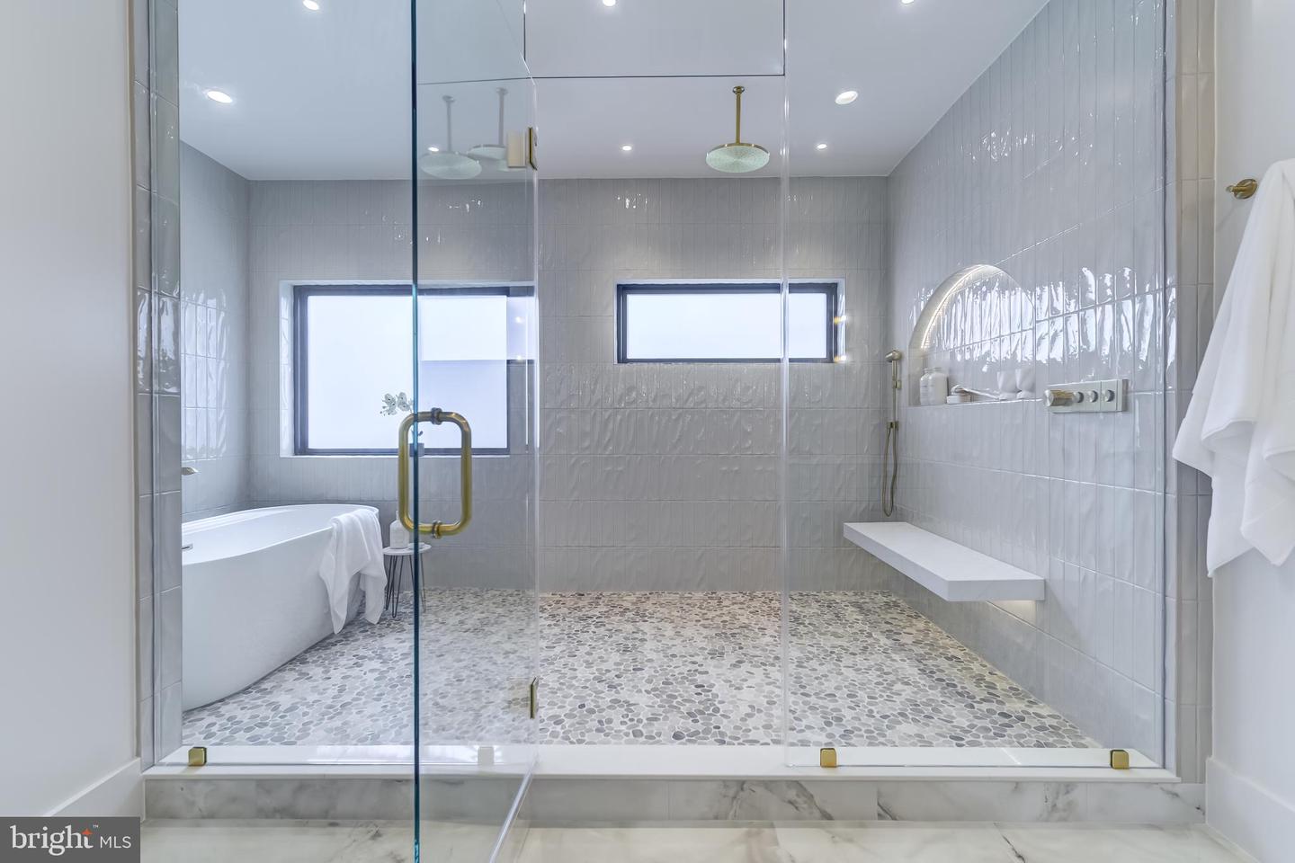 913 SYMPHONY CIR SW, VIENNA, Virginia 22180, 7 Bedrooms Bedrooms, ,7 BathroomsBathrooms,Residential,For sale,913 SYMPHONY CIR SW,VAFX2284300 MLS # VAFX2284300