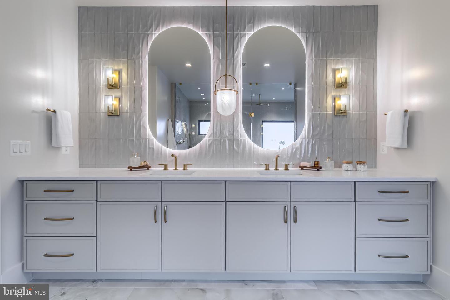 913 SYMPHONY CIR SW, VIENNA, Virginia 22180, 7 Bedrooms Bedrooms, ,7 BathroomsBathrooms,Residential,For sale,913 SYMPHONY CIR SW,VAFX2284300 MLS # VAFX2284300