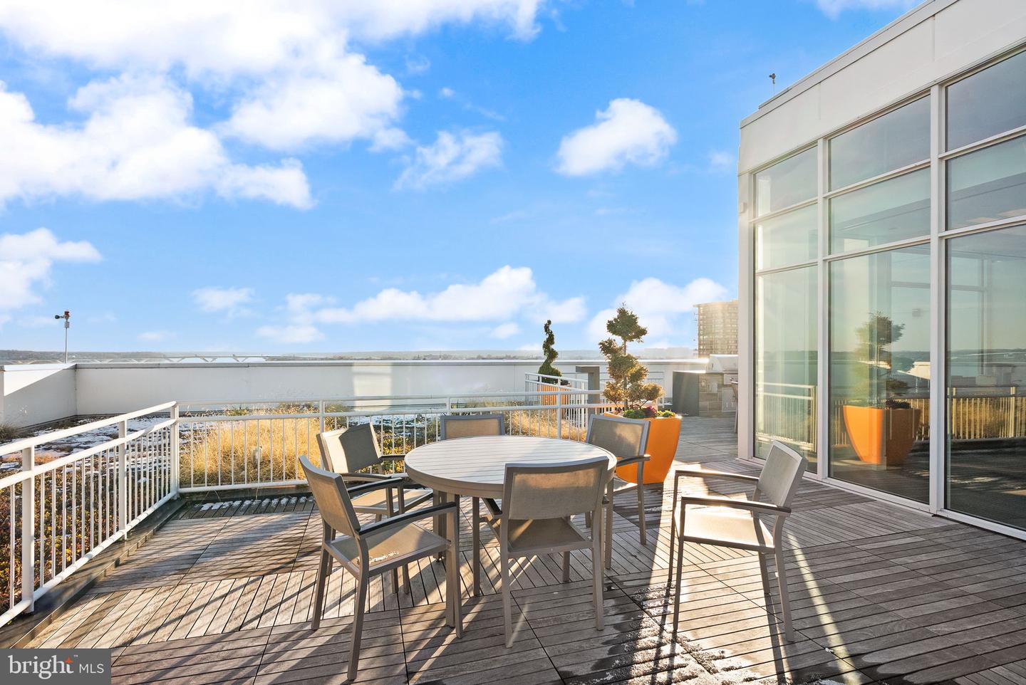 925 N FAIRFAX ST #207, ALEXANDRIA, Virginia 22314, 1 Bedroom Bedrooms, ,1 BathroomBathrooms,Residential,For sale,925 N FAIRFAX ST #207,VAAX2052868 MLS # VAAX2052868