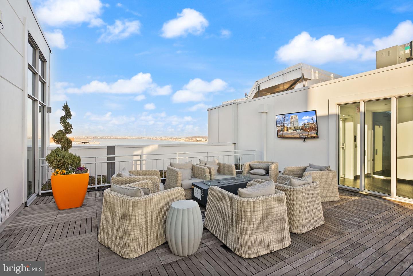 925 N FAIRFAX ST #207, ALEXANDRIA, Virginia 22314, 1 Bedroom Bedrooms, ,1 BathroomBathrooms,Residential,For sale,925 N FAIRFAX ST #207,VAAX2052868 MLS # VAAX2052868