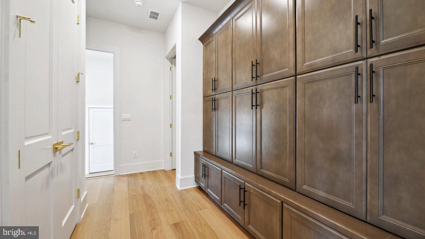 8272 COLLING MANOR CT, ALEXANDRIA, Virginia 22308, 6 Bedrooms Bedrooms, ,6 BathroomsBathrooms,Residential,For sale,8272 COLLING MANOR CT,VAFX2284346 MLS # VAFX2284346