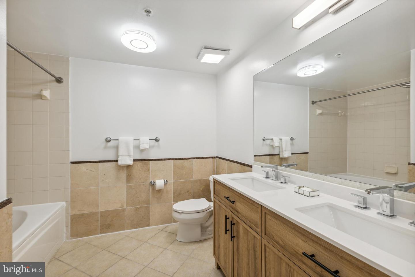 1117 10TH ST NW #303, WASHINGTON, District Of Columbia 20001, 2 Bedrooms Bedrooms, ,2 BathroomsBathrooms,Residential,For sale,1117 10TH ST NW #303,DCDC2239936 MLS # DCDC2239936