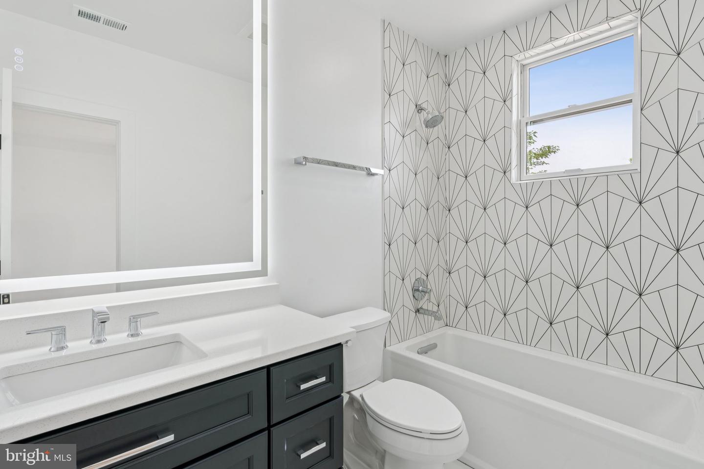 636 EDGEWOOD ST NE #A, WASHINGTON, District Of Columbia 20017, 3 Bedrooms Bedrooms, ,2 BathroomsBathrooms,Residential,For sale,636 EDGEWOOD ST NE #A,DCDC2205504 MLS # DCDC2205504