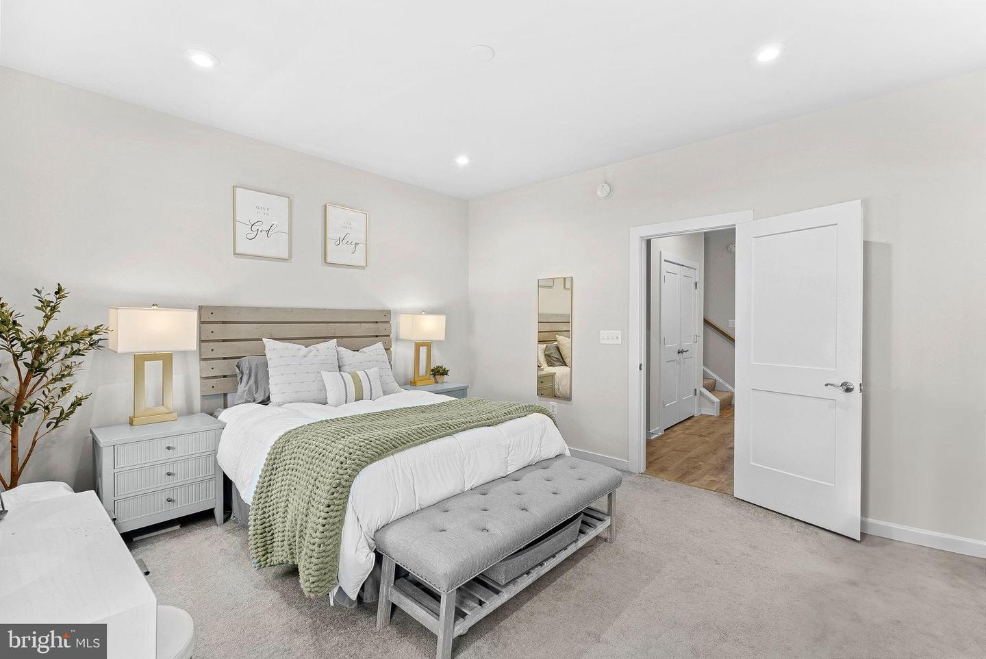 308 NEBEIOLO TER SE, LEESBURG, Virginia 20175, 3 Bedrooms Bedrooms, 6 Rooms Rooms,2 BathroomsBathrooms,Residential,For sale,308 NEBEIOLO TER SE,VALO2107016 MLS # VALO2107016