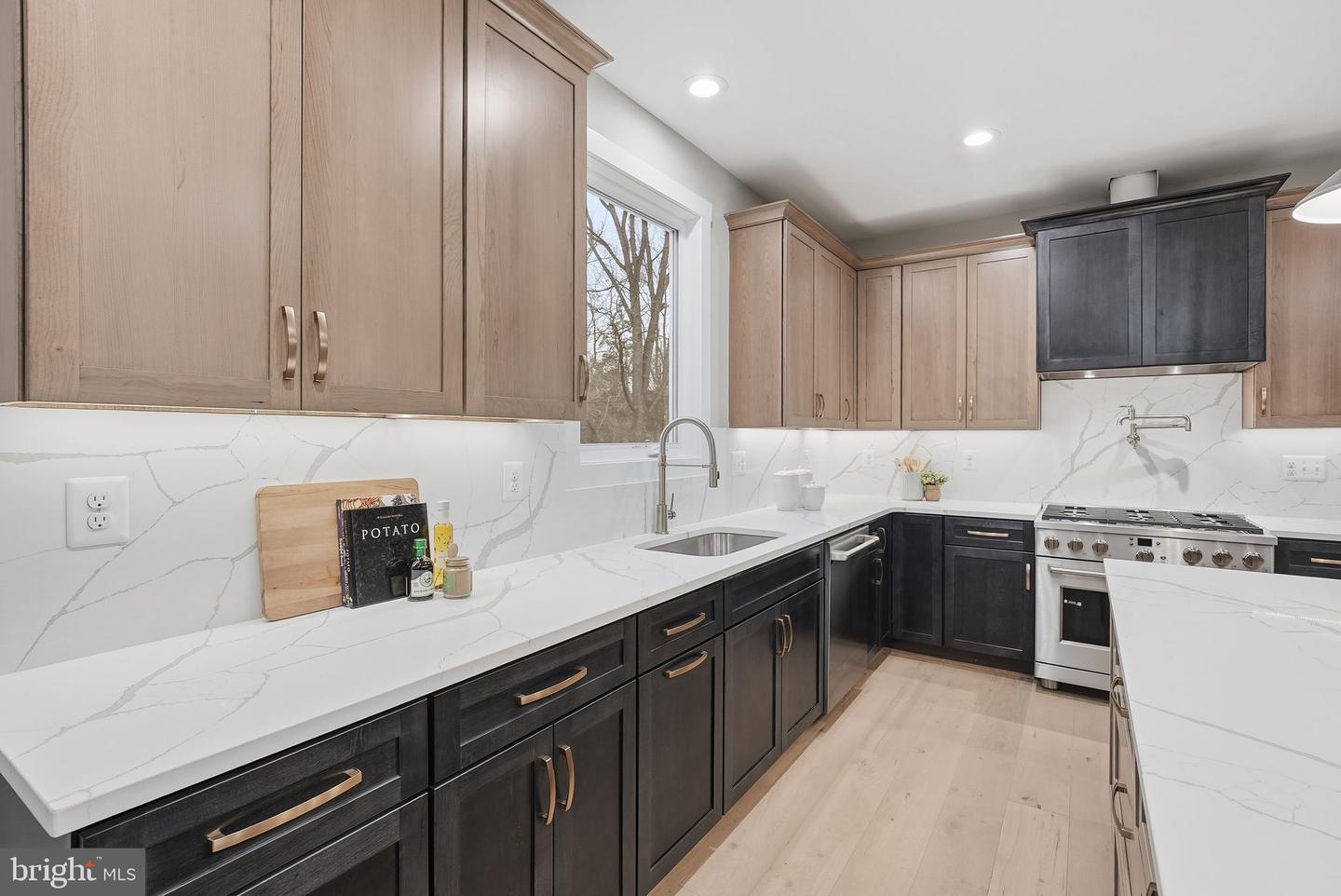 3410 BURROWS AVE, FAIRFAX, Virginia 22030, 5 Bedrooms Bedrooms, ,4 BathroomsBathrooms,Residential,For sale,3410 BURROWS AVE,VAFC2007080 MLS # VAFC2007080 3410 BURROWS AVE, FAIRFAX, Virginia 22030, 5 Bedrooms Bedrooms, ,4 BathroomsBathrooms,Residential,For sale,3410 BURROWS AVE,VAFC2007080 MLS # VAFC2007080