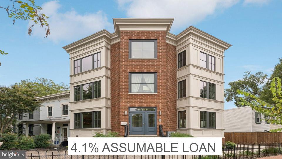 1301 POTOMAC AVE SE #2, WASHINGTON, District Of Columbia 20003, 2 Bedrooms Bedrooms, ,2 BathroomsBathrooms,Residential,For sale,1301 POTOMAC AVE SE #2,DCDC2223904 MLS # DCDC2223904