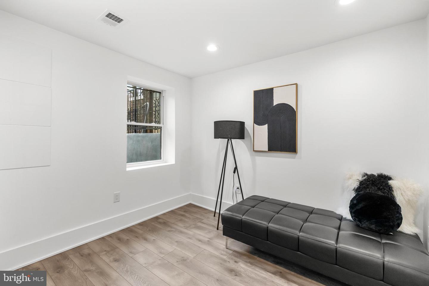 113 18TH ST SE #1, WASHINGTON, District Of Columbia 20003, 3 Bedrooms Bedrooms, ,3 BathroomsBathrooms,Residential,For sale,113 18TH ST SE #1,DCDC2225440 MLS # DCDC2225440