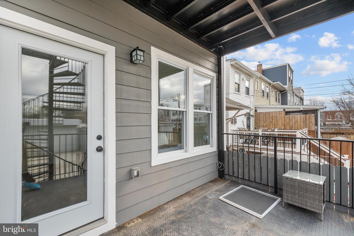 113 18TH ST SE #1, WASHINGTON, District Of Columbia 20003, 3 Bedrooms Bedrooms, ,3 BathroomsBathrooms,Residential,For sale,113 18TH ST SE #1,DCDC2225440 MLS # DCDC2225440