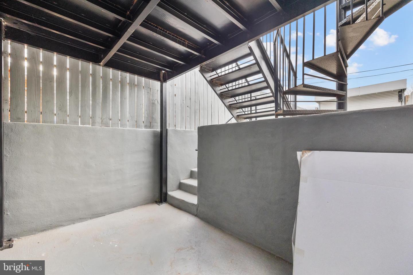 113 18TH ST SE #1, WASHINGTON, District Of Columbia 20003, 3 Bedrooms Bedrooms, ,3 BathroomsBathrooms,Residential,For sale,113 18TH ST SE #1,DCDC2225440 MLS # DCDC2225440