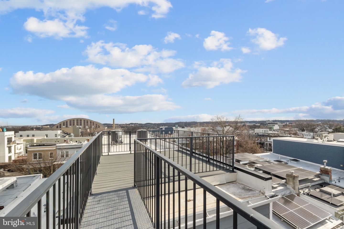 113 18TH ST SE #1, WASHINGTON, District Of Columbia 20003, 3 Bedrooms Bedrooms, ,3 BathroomsBathrooms,Residential,For sale,113 18TH ST SE #1,DCDC2225440 MLS # DCDC2225440