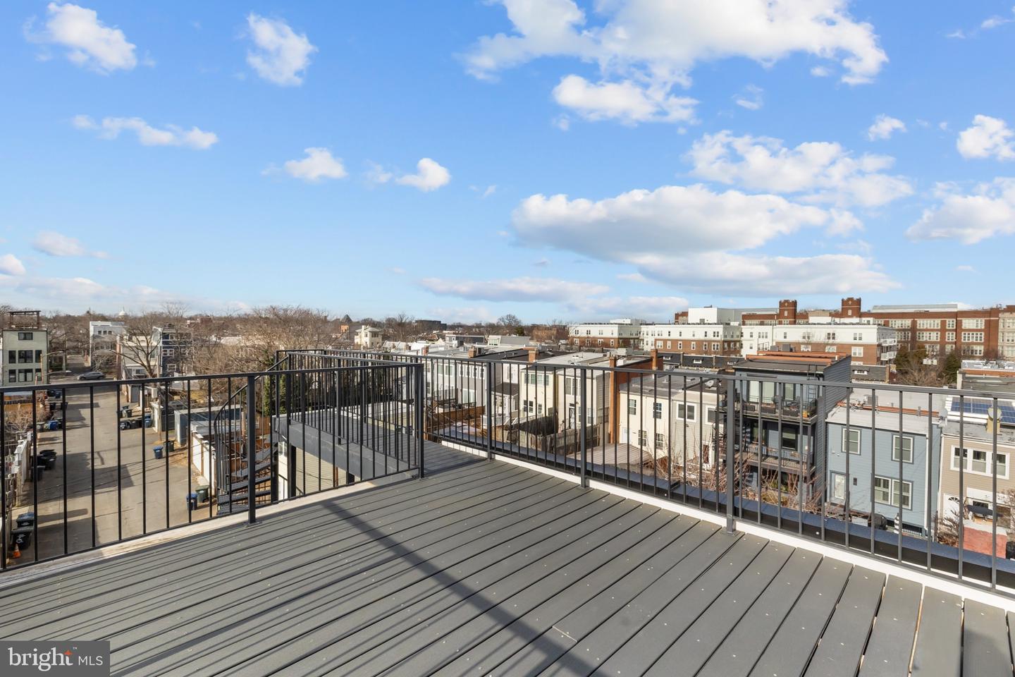 113 18TH ST SE #1, WASHINGTON, District Of Columbia 20003, 3 Bedrooms Bedrooms, ,3 BathroomsBathrooms,Residential,For sale,113 18TH ST SE #1,DCDC2225440 MLS # DCDC2225440