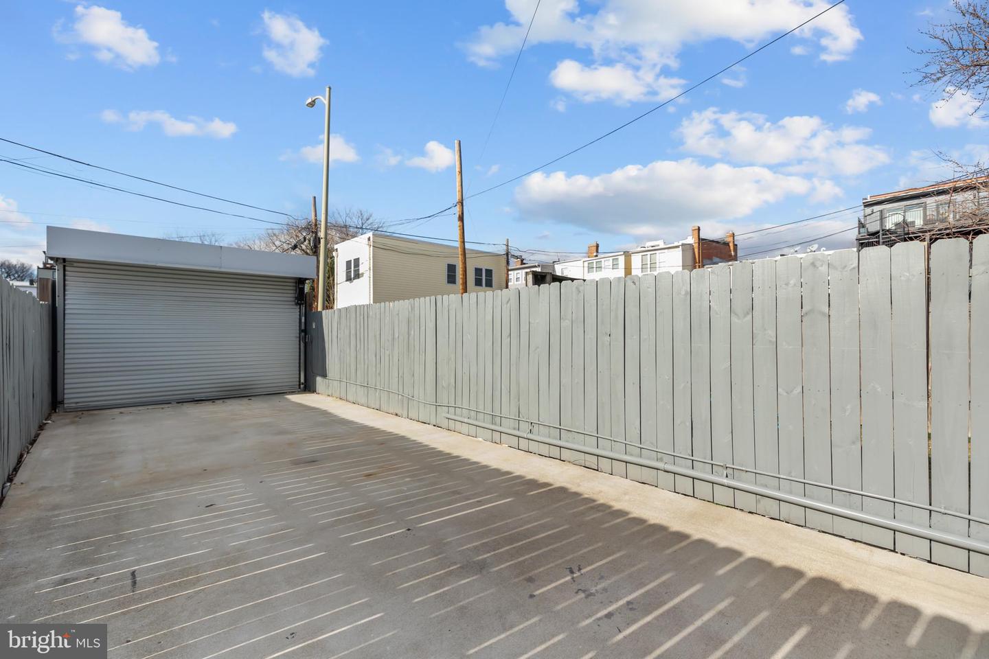 113 18TH ST SE #1, WASHINGTON, District Of Columbia 20003, 3 Bedrooms Bedrooms, ,3 BathroomsBathrooms,Residential,For sale,113 18TH ST SE #1,DCDC2225440 MLS # DCDC2225440