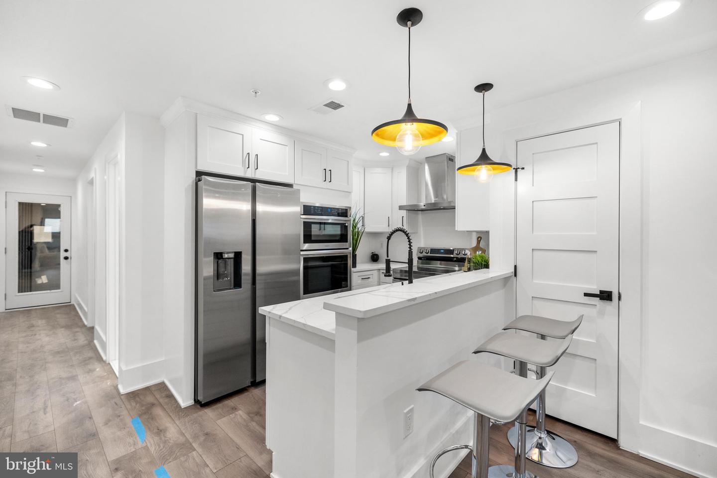 113 18TH ST SE #1, WASHINGTON, District Of Columbia 20003, 3 Bedrooms Bedrooms, ,3 BathroomsBathrooms,Residential,For sale,113 18TH ST SE #1,DCDC2225440 MLS # DCDC2225440