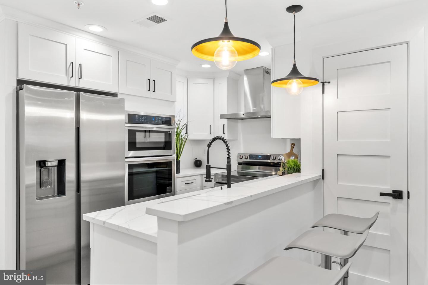 113 18TH ST SE #1, WASHINGTON, District Of Columbia 20003, 3 Bedrooms Bedrooms, ,3 BathroomsBathrooms,Residential,For sale,113 18TH ST SE #1,DCDC2225440 MLS # DCDC2225440