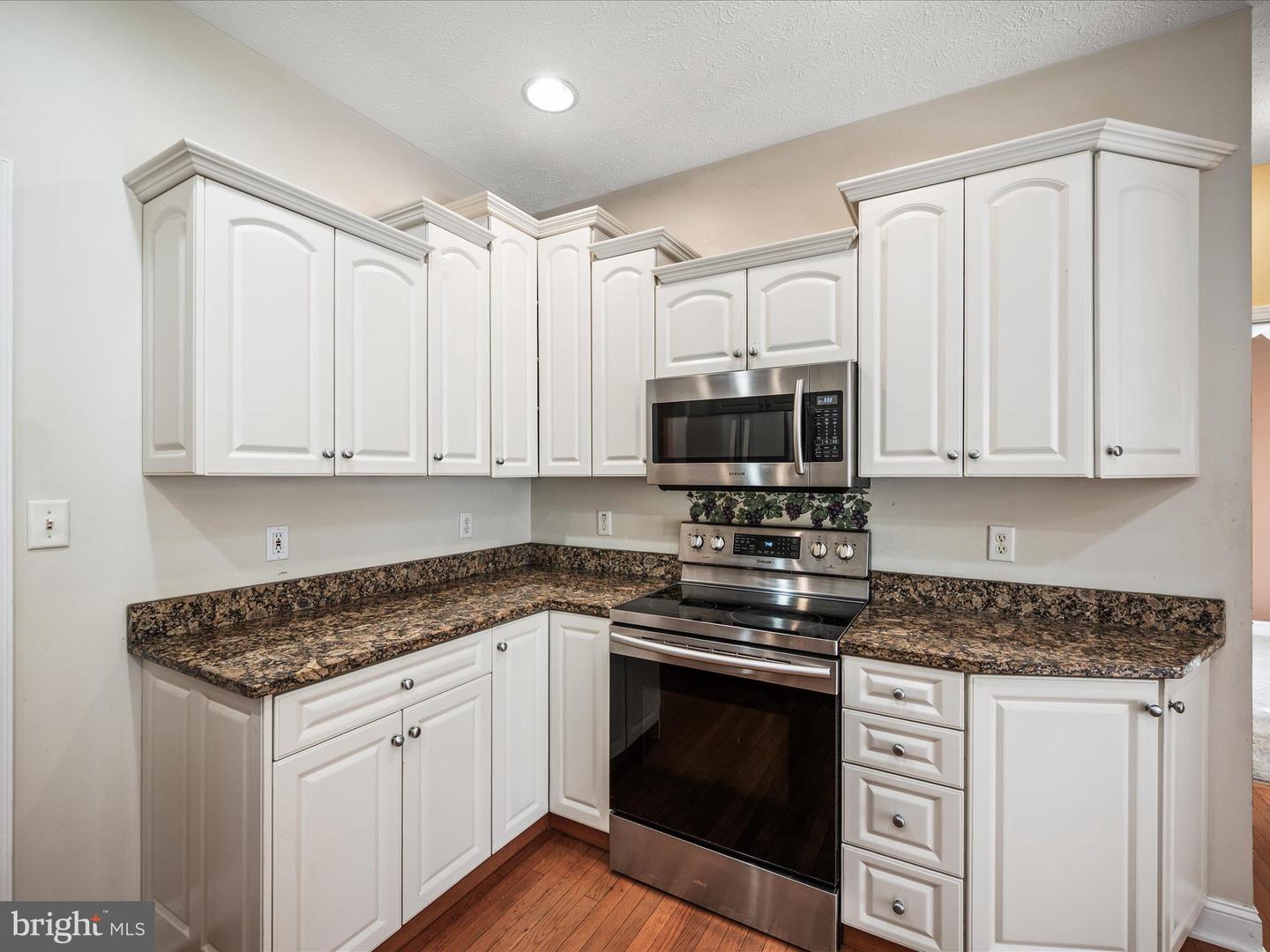 317 HENDERSON CT, BERRYVILLE, Virginia 22611, 5 Bedrooms Bedrooms, 18 Rooms Rooms,3 BathroomsBathrooms,Residential,For sale,317 HENDERSON CT,VACL2006134 MLS # VACL2006134