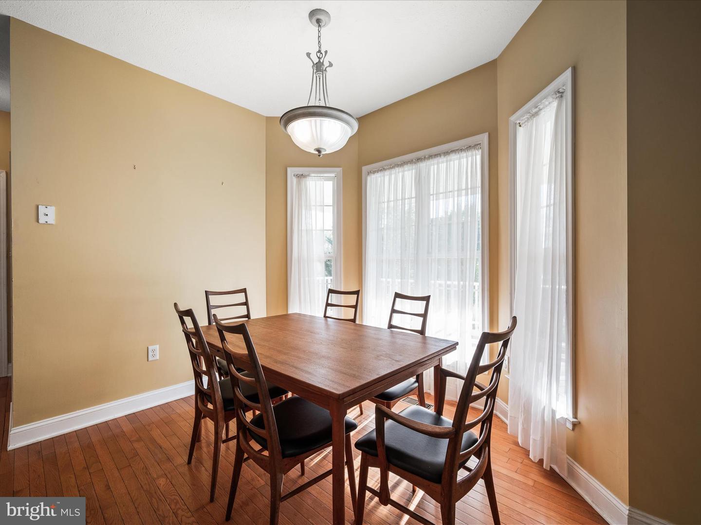 317 HENDERSON CT, BERRYVILLE, Virginia 22611, 5 Bedrooms Bedrooms, 18 Rooms Rooms,3 BathroomsBathrooms,Residential,For sale,317 HENDERSON CT,VACL2006134 MLS # VACL2006134