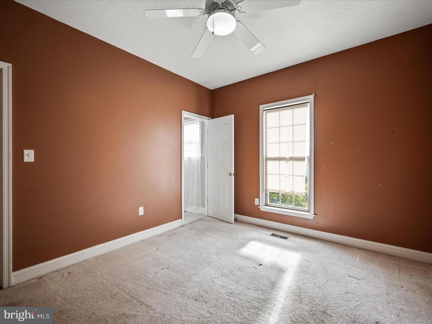 317 HENDERSON CT, BERRYVILLE, Virginia 22611, 5 Bedrooms Bedrooms, 18 Rooms Rooms,3 BathroomsBathrooms,Residential,For sale,317 HENDERSON CT,VACL2006134 MLS # VACL2006134