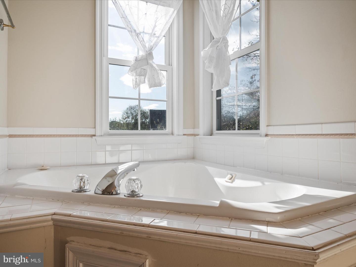 317 HENDERSON CT, BERRYVILLE, Virginia 22611, 5 Bedrooms Bedrooms, 18 Rooms Rooms,3 BathroomsBathrooms,Residential,For sale,317 HENDERSON CT,VACL2006134 MLS # VACL2006134