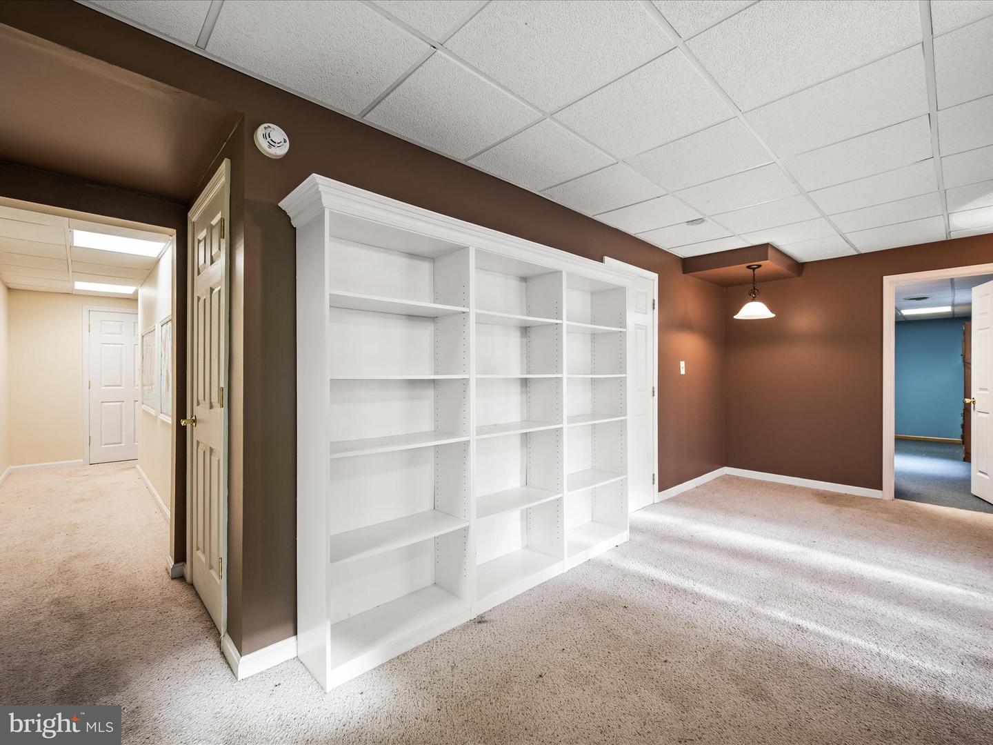 317 HENDERSON CT, BERRYVILLE, Virginia 22611, 5 Bedrooms Bedrooms, 18 Rooms Rooms,3 BathroomsBathrooms,Residential,For sale,317 HENDERSON CT,VACL2006134 MLS # VACL2006134