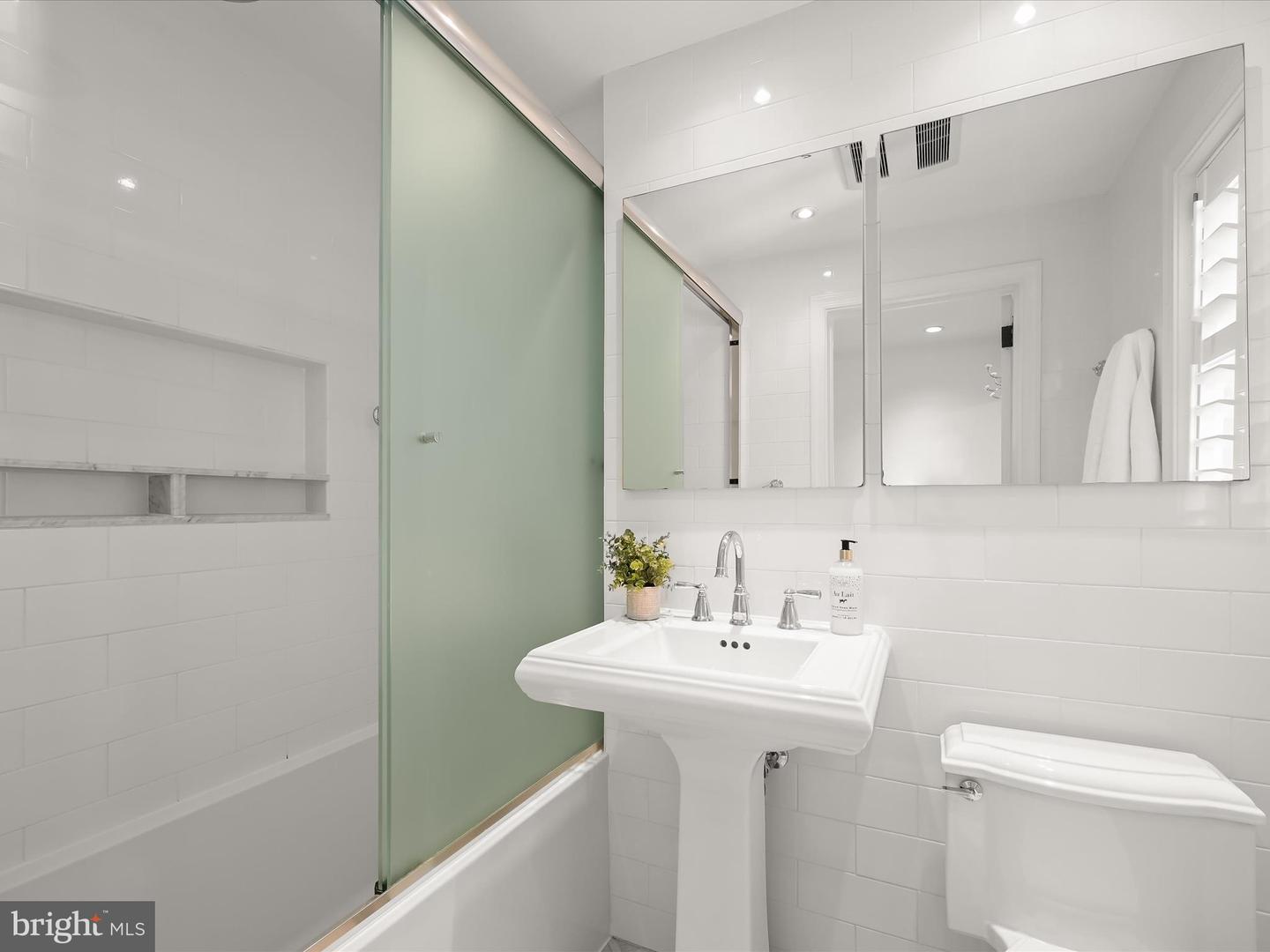 3407 Q ST NW, WASHINGTON, District Of Columbia 20007, 2 Bedrooms Bedrooms, ,1 BathroomBathrooms,Residential,For sale,3407 Q ST NW,DCDC2228032 MLS # DCDC2228032 3407 Q ST NW, WASHINGTON, District Of Columbia 20007, 2 Bedrooms Bedrooms, ,1 BathroomBathrooms,Residential,For sale,3407 Q ST NW,DCDC2228032 MLS # DCDC2228032